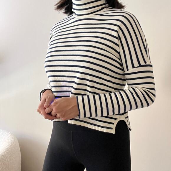 Madewell Striped White & Navy Blue Cropped Turtleneck Sweater Size XS - Picture 9 of 13